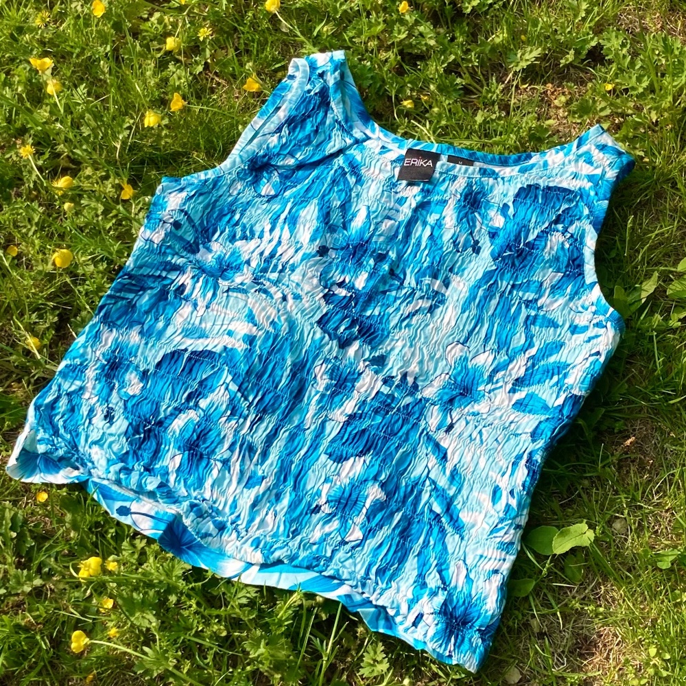 Blue Hawaiian Tropical Tank💙🌴